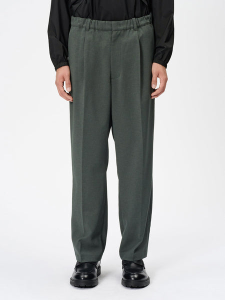 One Tuck Straight Pants