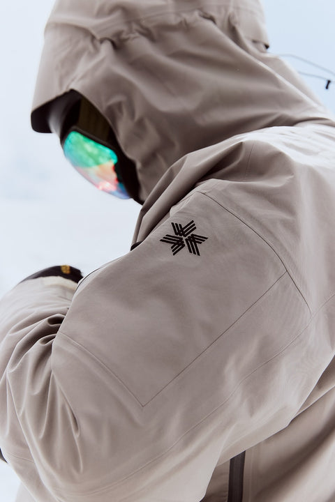 G06301 / GW06301 GORE-TEX 3L Work Pocket Jacket 착용 이미지
