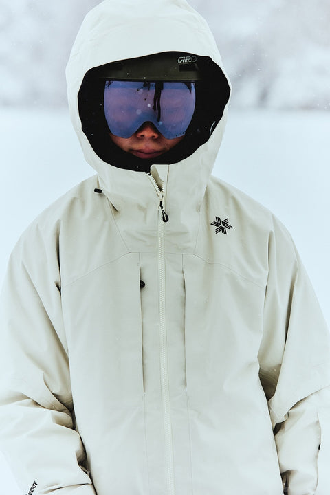 G06302 GORE-TEX 2L Jacket 착용 이미지