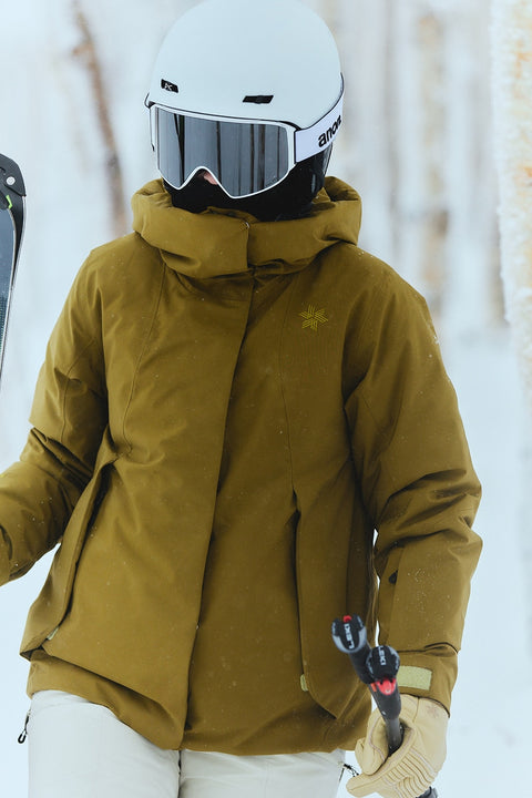 GW16300 W's GORE-TEX Down Jacket 착용 이미지